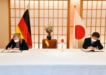 Unterzeichnung des japanisch-deutschen Geheimschutzabkommens (1)