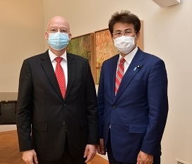 Teilnahme des Parlamentarischen Vizeministers Miyake am „Empfang zum Tag der Deutschen Einheit“