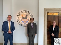 Besuch bei der Freie Universität Berlin (Links: Präsident Prof. Dr. Günter M. Ziegler, Rechts: Vizepräsidentin Prof. Dr. Verena Blechinger-Talcott)
