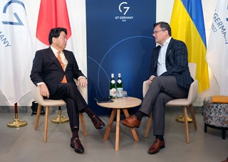 Treffen der Außenminister Japans und der Ukraine (2)