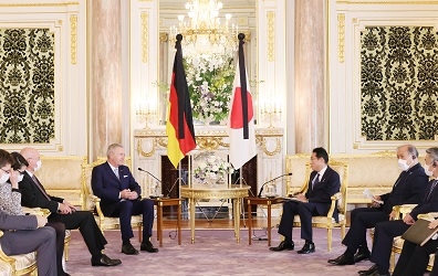 Gespräch zwischen Premierminister Kishida und Bundespräsident a.D. Wulff