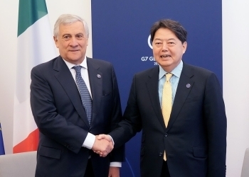 Treffen der Außenminister Japans und Italiens