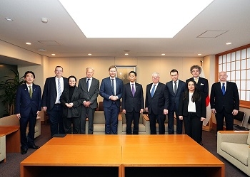 Höflichkeitsbesuch der Delegation des Auswärtigen Ausschusses des Deutschen Bundestags bei Staatsminister Yamada