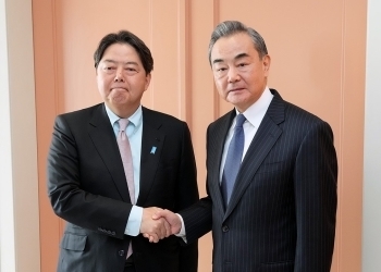 Treffen zwischen Außenminister Hayashi und dem Direktor des Büros für Auswärtiges des ZK der KPCh, Wang Yi