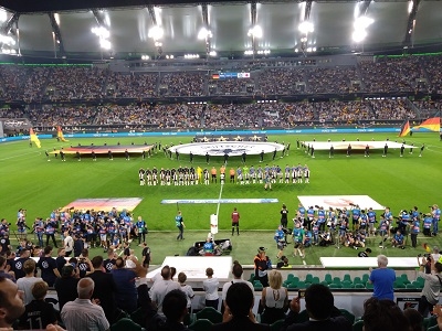 Besuch des Freundschaftsspiels der Fußballnationalmannschaften der Männer Japans und Deutschlands in Wolfsburg