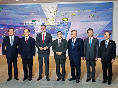 Delegation des japanischen Wirtschaftsverbandes Keidanren auf ihrer Europareise Deutschland