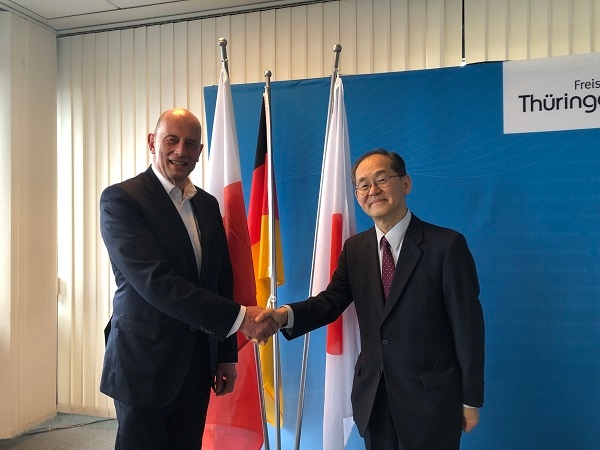 Ordensüberreichung an Prof. Dr. Peter Gruss, Ehrenpräsident des Okinawa Institute for Science and Technology (OIST)