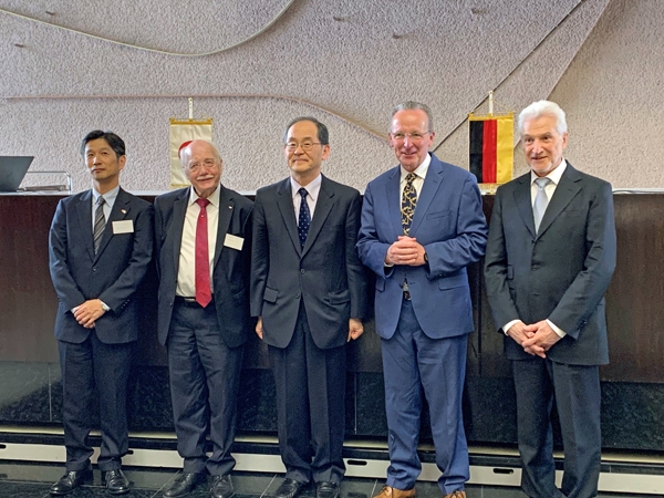 Teilnahme an der Jahrestagung des Verbands Deutsch-Japanischer Gesellschaften (VDJG)  im Rathaus von Karlsruhe
