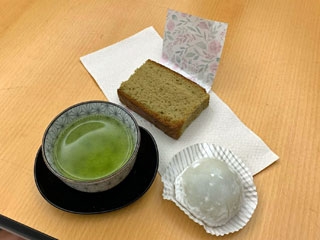 Besuch der Gustav-Heinemann-Oberschule in der Botschaft (Wagashi)