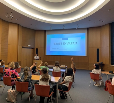 Besuch Gustav-Heinemann-Oberschule in der Botschaft (1)