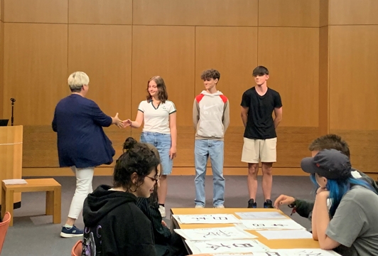 Besuch Ludwig-Leichhardt-Gymnasium (Cottbus) in der Botschaft (2)