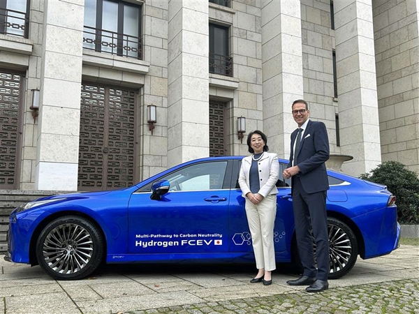 das neue Wasserstoff-Auto der Botschaft