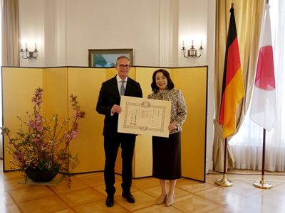 Zeremonie zur Verleihung der Medaille an den ehemaligen Berliner Bürgermeister Müller