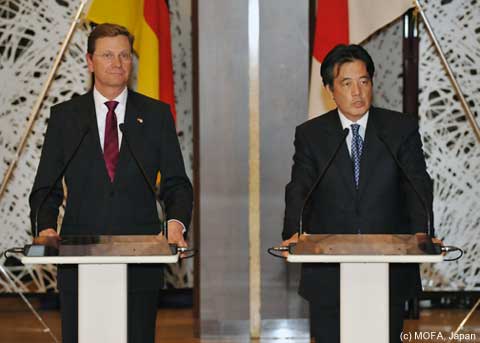  Bundesaußenminister Westerwelle und Außenminister Okada