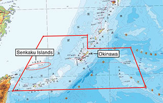 Die Verwaltungshoheit über alle Inseln innerhalb des Gebiets der geraden Linien
auf der Karte wurde gemäß Okinawa Rückgabe-Vertrag im Jahre 1972 an Japan
zurückgegeben. Die Senkaku Inseln befinden sich innerhalb dieses Gebiets.